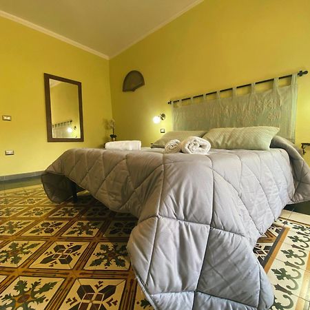 Tra I Due Ponti Hotel Bosa Exterior foto
