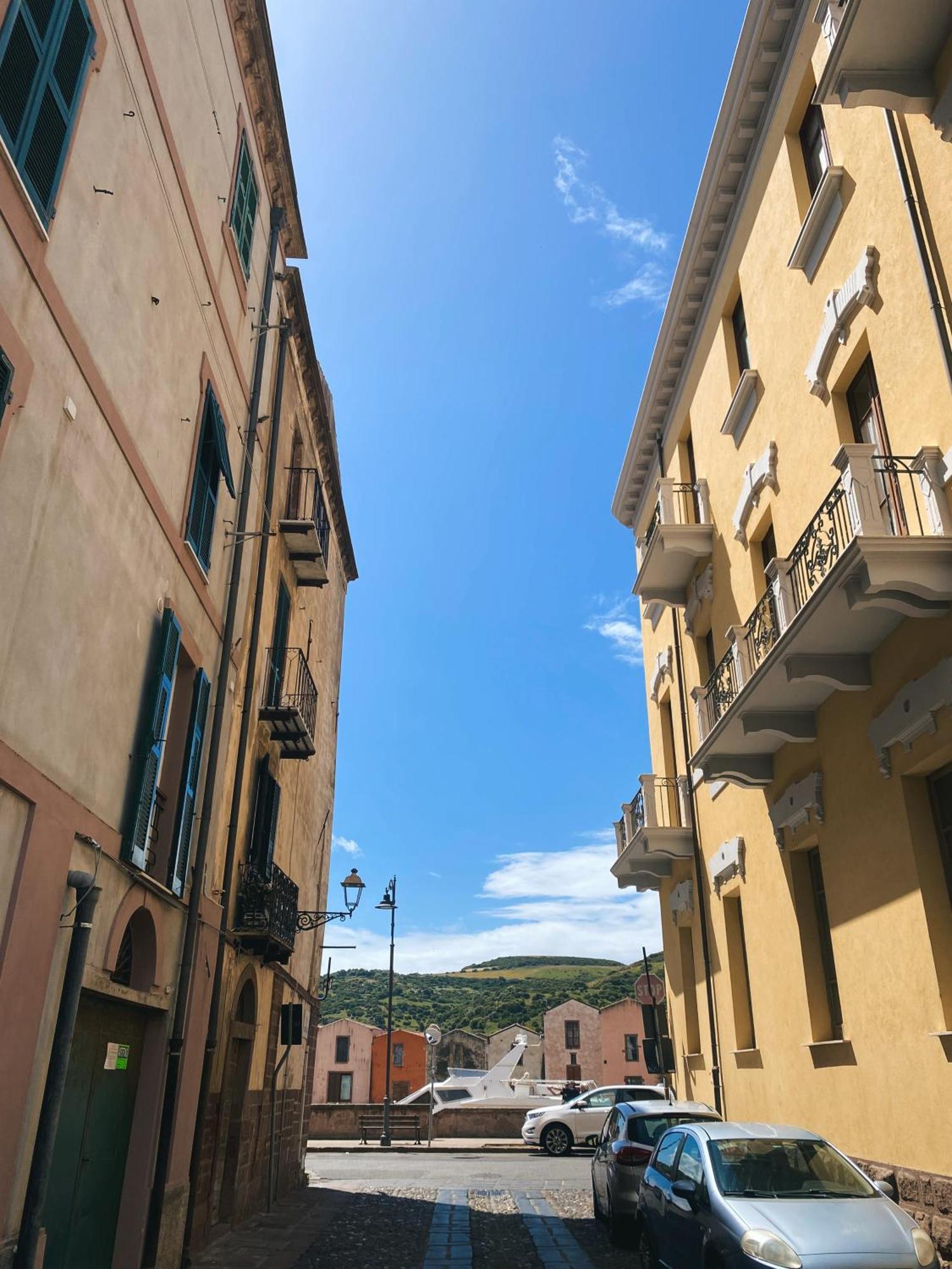 Tra I Due Ponti Hotel Bosa Exterior foto