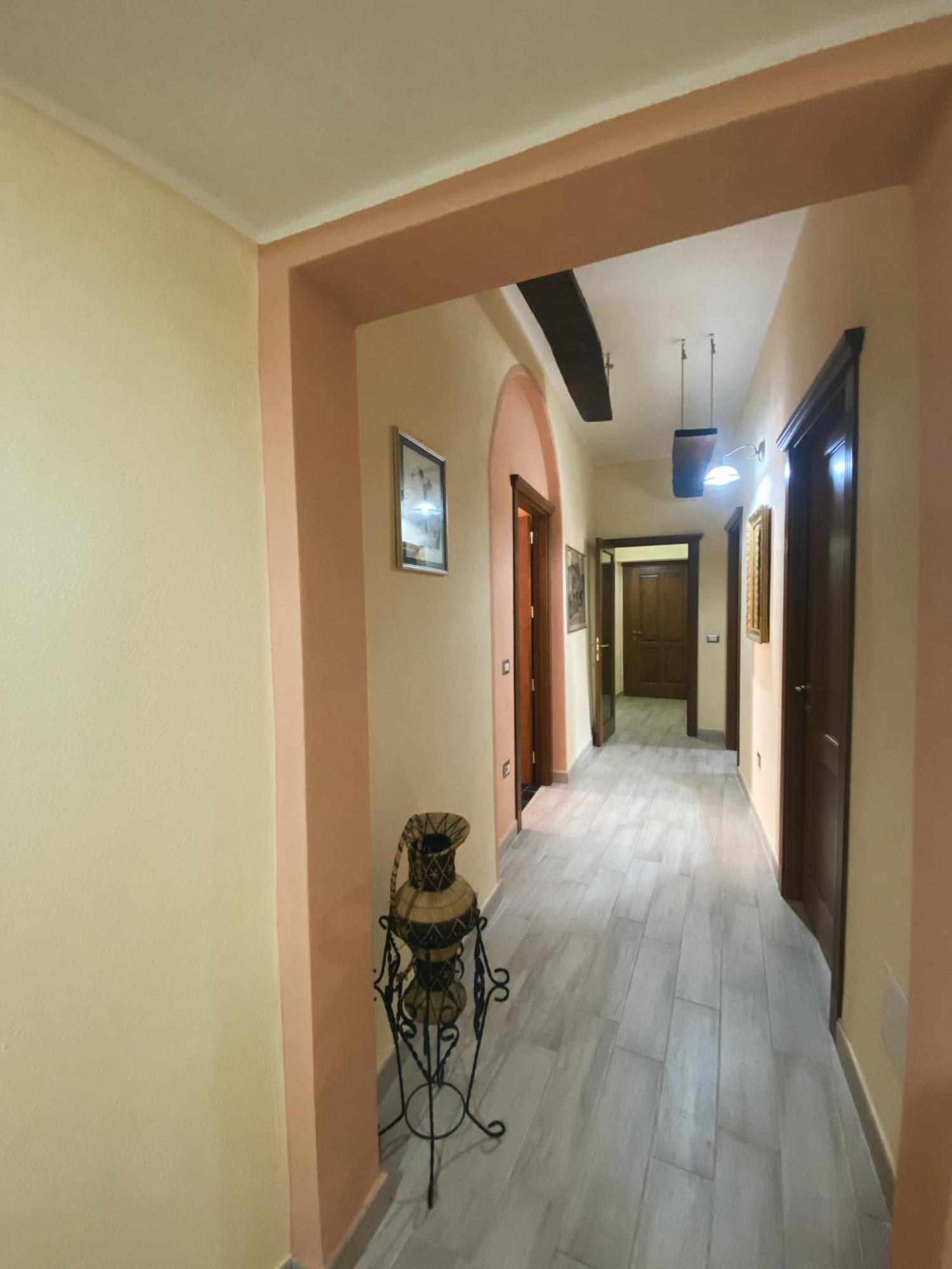 Tra I Due Ponti Hotel Bosa Exterior foto