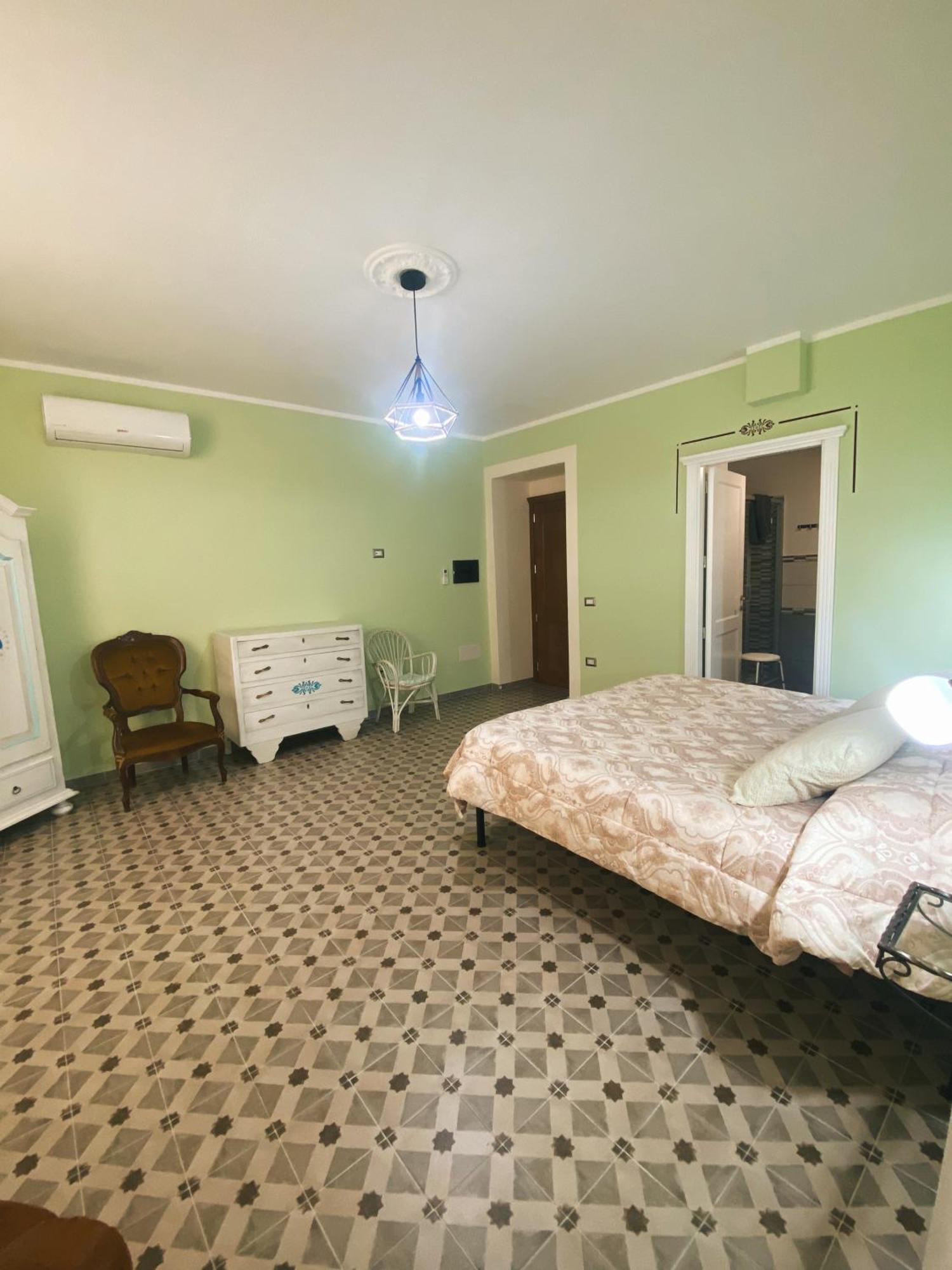 Tra I Due Ponti Hotel Bosa Exterior foto